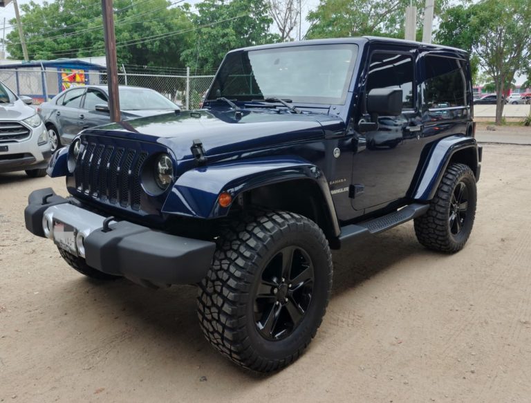 Jeep Sahara 2013